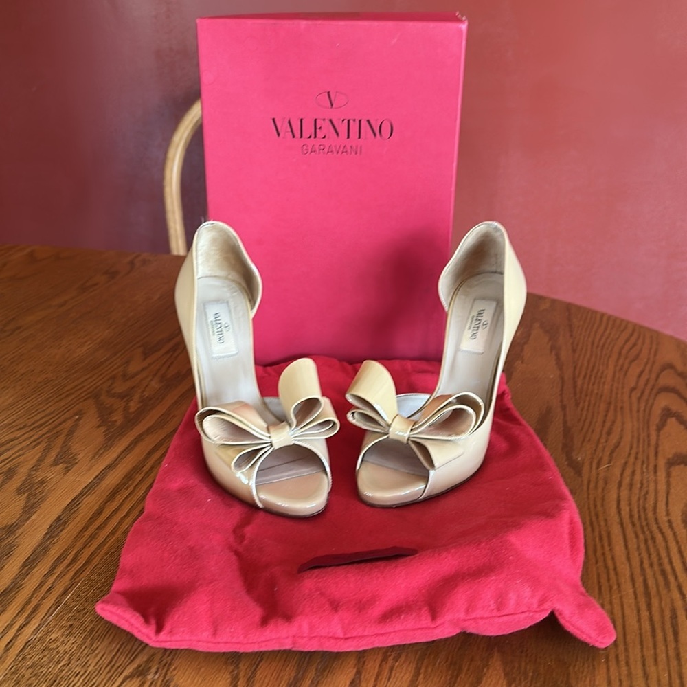 Valentino Garavani Patent Leather D’Orsay Bow Pumps